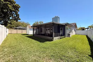 8335 Somerset Dr, Largo, FL 33773 - Photo 23