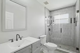 8444 Carriage Pointe Dr, Gibsonton, FL 33534 - Photo 23