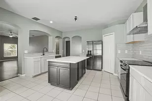 8444 Carriage Pointe Dr, Gibsonton, FL 33534 - Photo 9