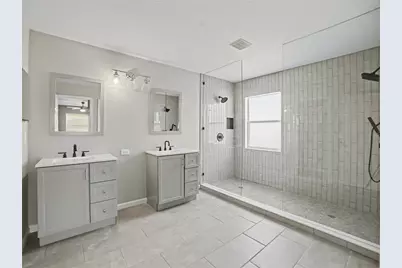 8444 Carriage Pointe Drive, Gibsonton, FL 33534 - Photo 17