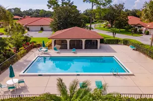 5640 Golf Pointe Dr, Sarasota, FL 34243 - Photo 45