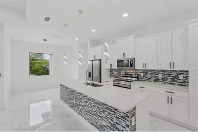 12 SE 17th Avenue, Cape Coral, FL 33990 - Photo 17