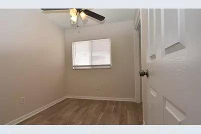 10001 N 22nd Street, Tampa, FL 33612 - Photo 11