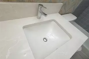 1044 51st Ave N, Saint Petersburg, FL 33703 - Photo 17