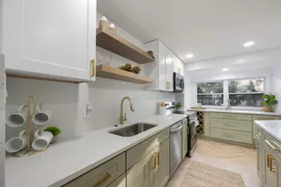 2649 46th St S, Gulfport, FL 33711 - Photo 3