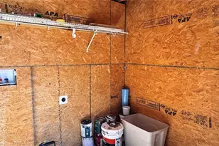 6810 Thomas Cir, Tampa, FL 33619 - Photo 15