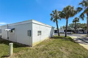 250 Rosery Rd NW, Largo, FL 33770 - Photo 23