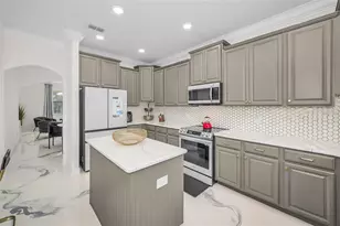 11922 Frost Aster Dr, Riverview, FL 33579 - Photo 3