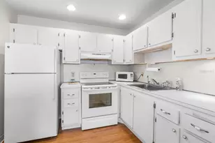 1801 Bedford Ln, Sun City Center, FL 33573 - Photo 3