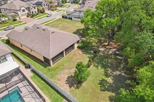 19246 Briarbrook Dr, Tampa, FL 33647 - Photo 3