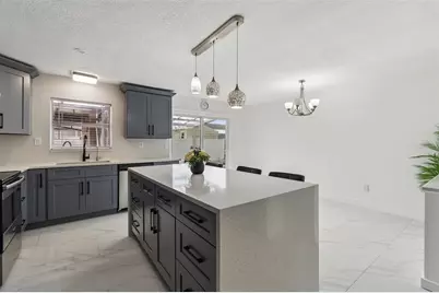 5803 Tampa Shores Boulevard, Tampa, FL 33615 - Photo 9