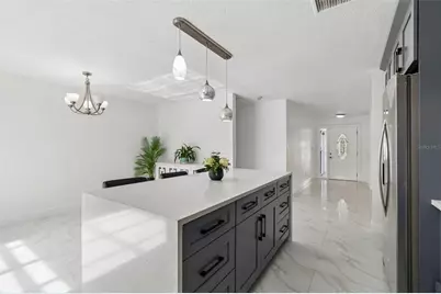 5803 Tampa Shores Boulevard, Tampa, FL 33615 - Photo 7