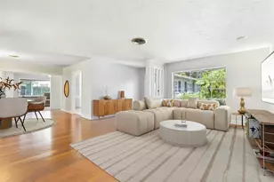 2102 W Kyra Dr, Tampa, FL 33612 - Photo 7