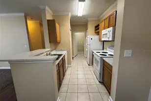 18575 Bridle Club Dr, Tampa, FL 33647 - Photo 3