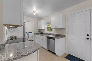 606 Wilson St, Wildwood, FL 34785 - Photo 5