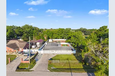 7012 Center Creek Drive, Tampa, FL 33615 - Photo 59