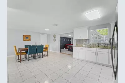 7012 Center Creek Drive, Tampa, FL 33615 - Photo 9