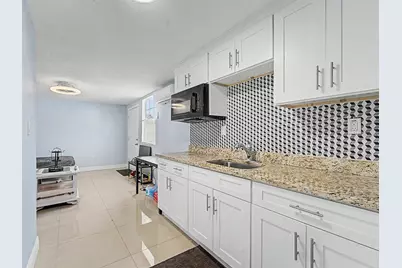 7012 Center Creek Drive, Tampa, FL 33615 - Photo 31
