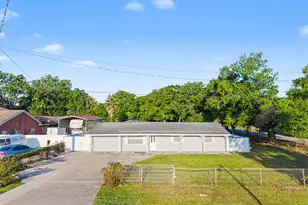 7012 Center Creek Dr, Tampa, FL 33615 - Photo 5