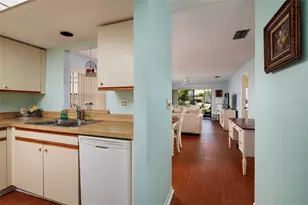 1601 43rd Street N, Saint Petersburg, FL 33713 - Photo 5