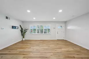 5995 44th Ave N, Saint Petersburg, FL 33709 - Photo 3