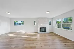 5995 44th Ave N, Saint Petersburg, FL 33709 - Photo 9