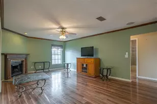 8639 Leighton Dr, Tampa, FL 33614 - Photo 15