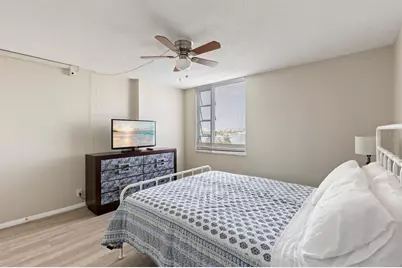 255 Dolphin Point #513, Clearwater Beach, FL 33767 - Photo 13