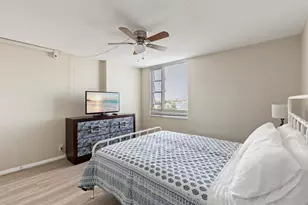 255 Dolphin Point, Clearwater Beach, FL 33767 - Photo 13