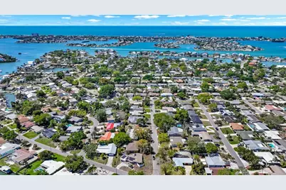 3723 Orchard Grove Lane, Largo, FL 33770 - Photo 35