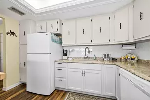 219 Elmwood Cir, Seminole, FL 33777 - Photo 17