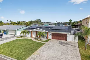 2171 Lagoon Dr, Dunedin, FL 34698 - Photo 47