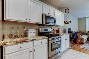 10019 Bradwell Pl, Tampa, FL 33626 - Photo 9