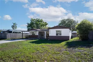 2817 49th Street N, Saint Petersburg, FL 33710 - Photo 3