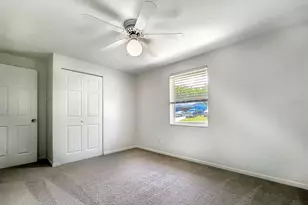 2307 Merrily Cir N, Seffner, FL 33584 - Photo 17