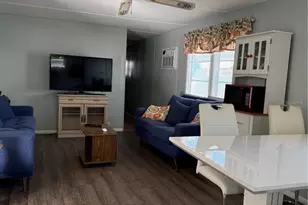 7803 46th Ave N, Saint Petersburg, FL 33709 - Photo 7