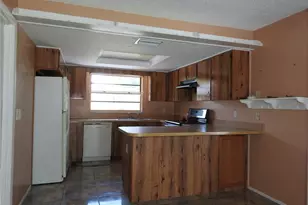 2128 Linwood Ave, Spring Hill, FL 34608 - Photo 5