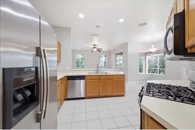 12105 Whistling Way, Lakewood Ranch, FL 34202 - Photo 9