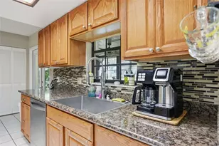 6630 Brambleleaf Dr, Spring Hill, FL 34606 - Photo 25