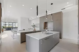 321 2nd St N, Saint Petersburg, FL 33701 - Photo 11