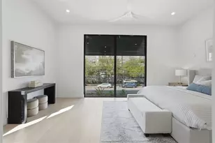 321 2nd St N, Saint Petersburg, FL 33701 - Photo 21