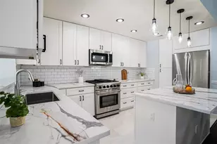 3721 Monarch Dr, Tampa, FL 33618 - Photo 9