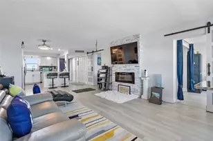 4725 Cove Cir, Saint Petersburg, FL 33708 - Photo 11