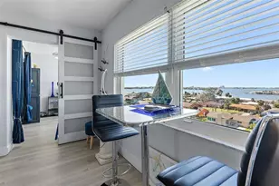 4725 Cove Cir, Saint Petersburg, FL 33708 - Photo 13