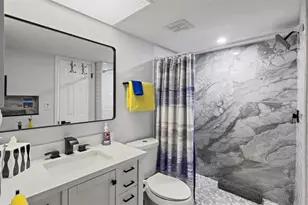 4725 Cove Cir, Saint Petersburg, FL 33708 - Photo 19