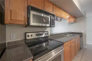 12261 Sailwinds Dr, Largo, FL 33773 - Photo 9