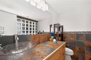 18322 Swan Lake Dr, Lutz, FL 33549 - Photo 17