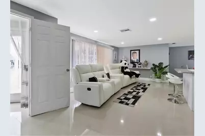 8310 Pat Boulevard, Tampa, FL 33615 - Photo 3
