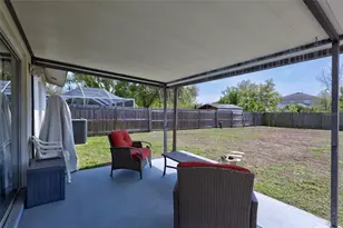 1735 Lakeview Village Dr, Brandon, FL 33510 - Photo 35