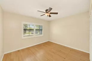 2996 Mission Dr E, Clearwater, FL 33759 - Photo 23